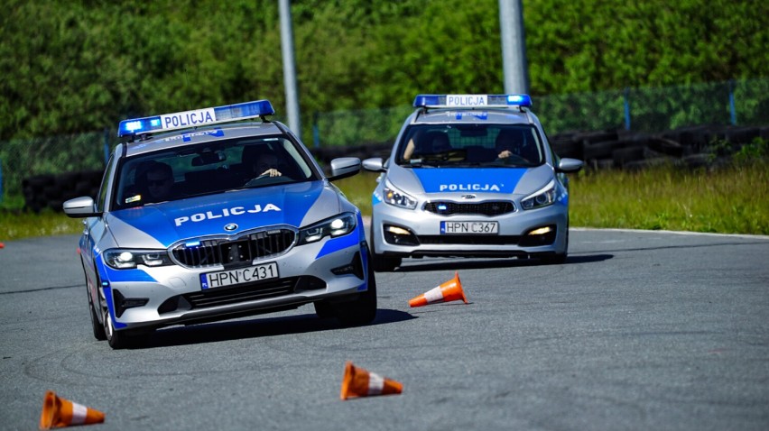 Policjanci grupy SPEED i Motocyklowej Asysty Honorowej doskonalili technikę jazdy na Autodrom Pomorze |ZDJĘCIA