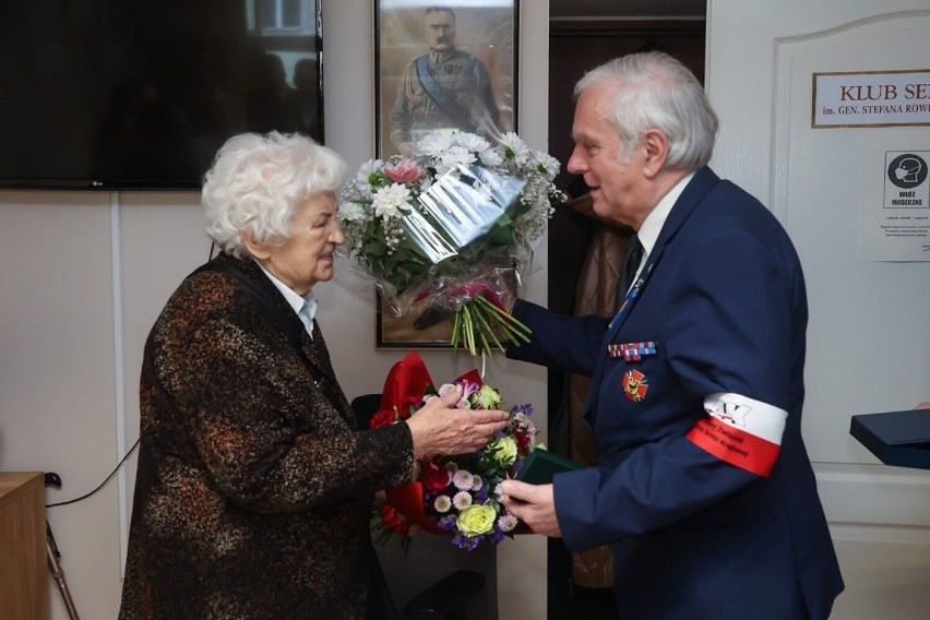 Wanda Kiałka otrzymała awans wojskowy na majora. 99-letnia...