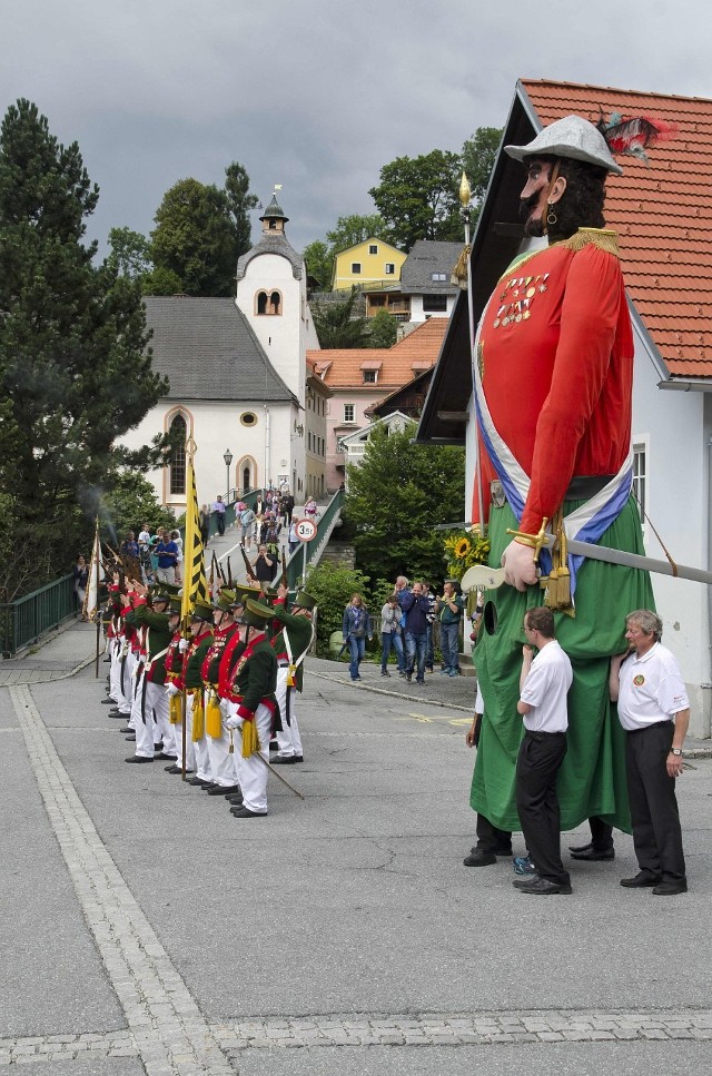 Wielki posąg Samsona w majówkę w Poznaniu