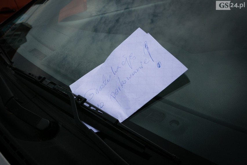 Karna musztarda za złe parkowanie na szczecińskim podzamczu [ZDJĘCIA]