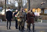 Dzień Pamięci Żołnierzy Wyklętych w Suwałkach. Władze miasta złożyły kwiaty pod pomnikiem