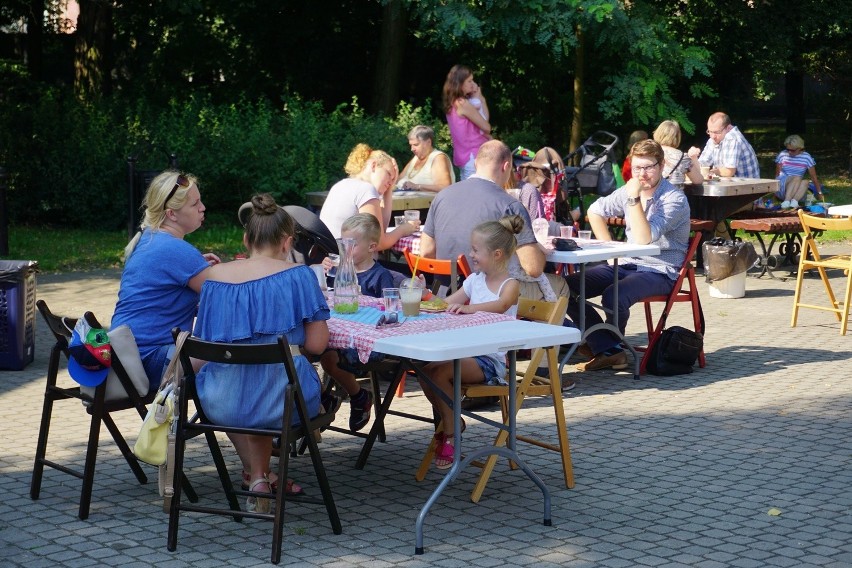 Park Śniadaniowy w parku Źródliska