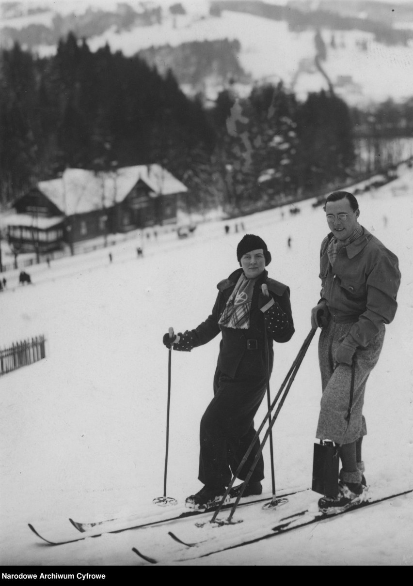 Moda na stoku narciarskim - przed wojną? W takich stylówkach jeździło się kiedyś na nartach. Nie to co teraz