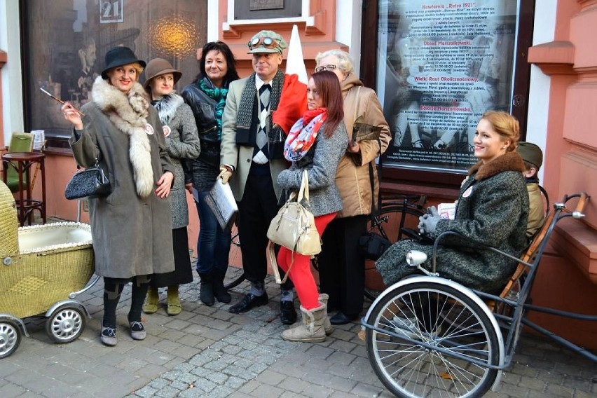 Józef Piłsudski odwiedził dziś Bydgoszcz. Widziano go na...