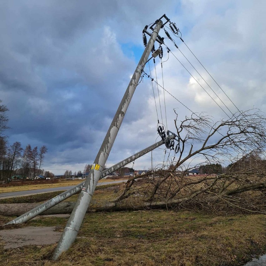 Kiedy naprawią prąd? W niedzielę nadal bez światła kilkanaście tysięcy domów w województwie łódzkim 20.02.2022