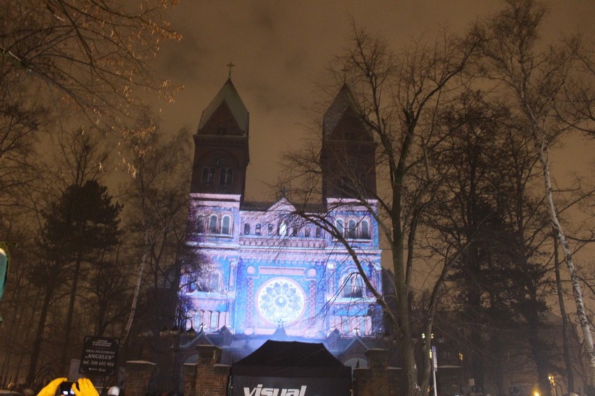 Katowice: Nowa iluminacja Bazyliki w Panewnikach [ZDJĘCIA + WIDEO]