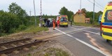Wypadek ciężarówki z osobówką w Sycewicach przed przejazdem kolejowym [ZDJĘCIA]