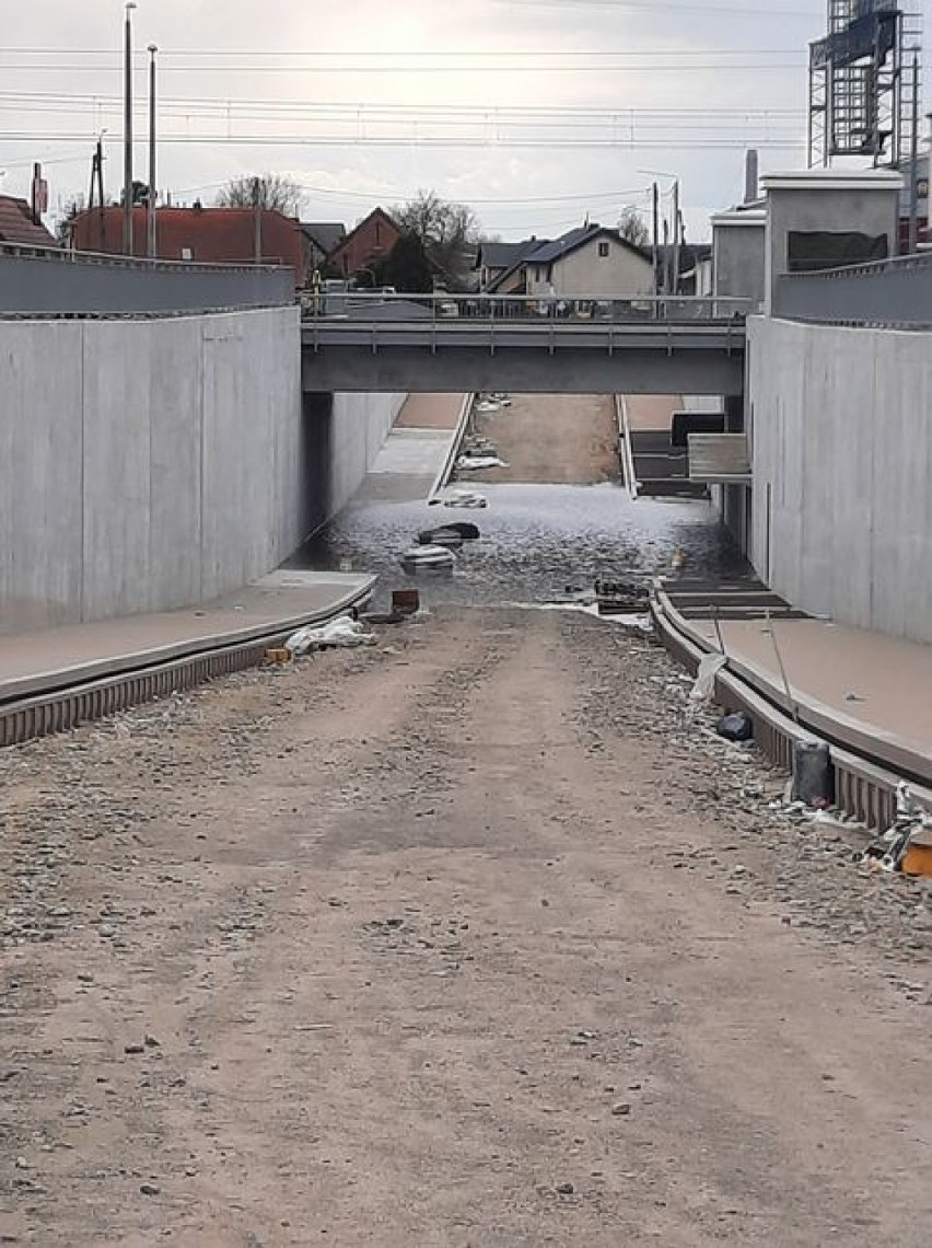 Rawicz. Tunel do Masłowa zalany wodą po ostatnich opadach deszczu. Można temu zapobiec?