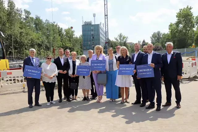 Pieniądze z dotacji będą przeznaczone na budowę Nowego Osiedla Skałka, które powstanie w Jaworznie przy ul. Insurekcji Kościuszkowskiej. W ramach realizowanego obecnie I etapu inwestycji, przewiduje się budowę 100 mieszkań o dobrym standardzie i niskim czynszu.