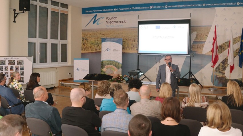 W Starostwie Powiatowym w Międzyrzeczu odbyła się konferencja podsumowująca projekt Erasmus