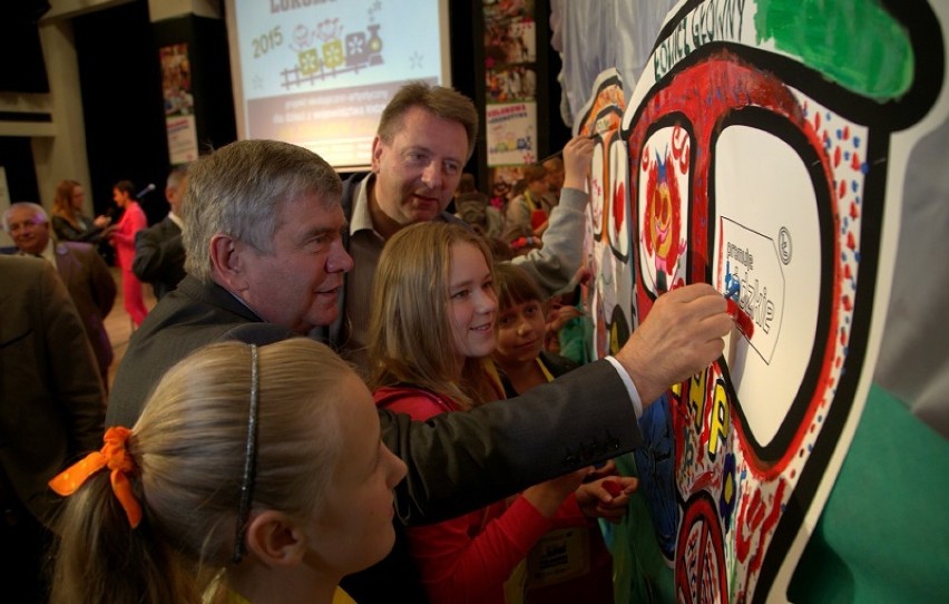 Kolorowa Lokomotywa Łódzkiego Domu Kultury wyruszyła w wakacyjną podróż 