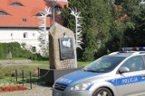 Ktoś uszkodził pomnik żołnierzy wyklętych w Toruniu [ZDJĘCIA]