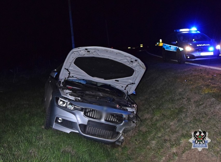 Pijany kierowca rozbił samochód w Wałbrzychu. Jego jazd...