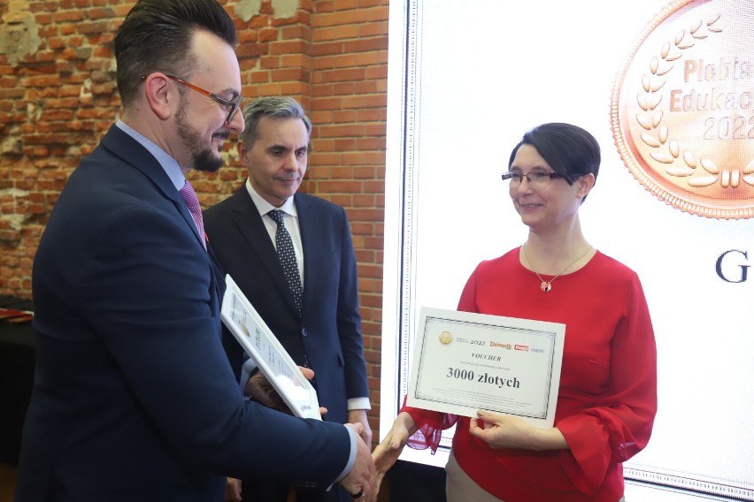 Nauczyciele na medal. Prezentujemy zwycięzców plebiscytu edukacyjnego z powiatu skierniewickiego