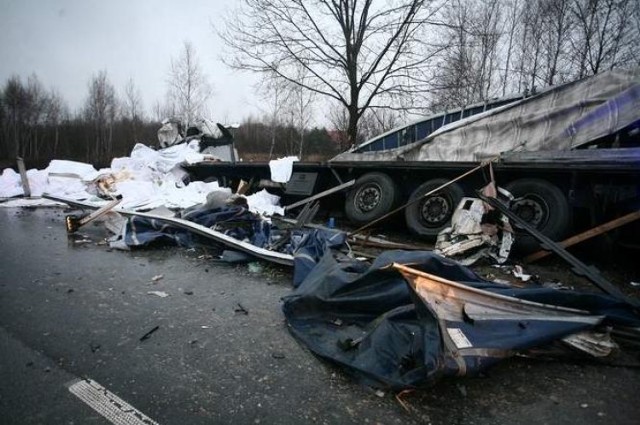 Na drodze krajowej nr 7 w pobliżu miejscowości Młodocin zderzyły ...