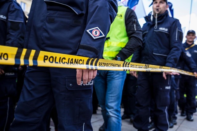 Policjanci oficjalnie zakończyli protest.