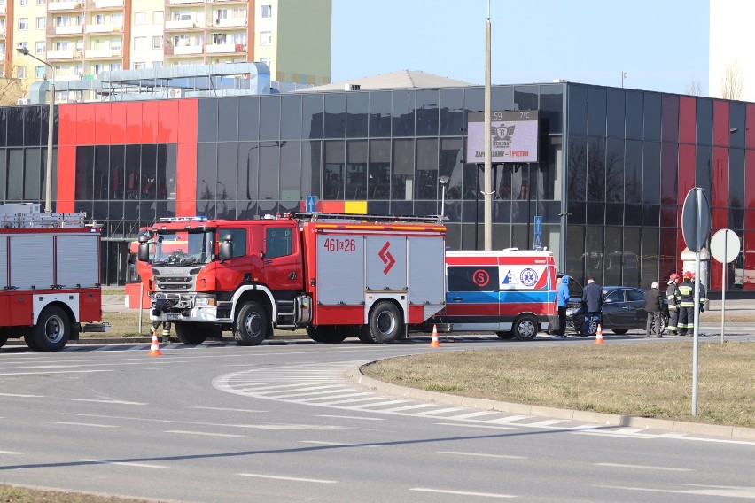 Zderzenie aut na osiedlu Rąbin w Inowrocławiu [zdjęcia]