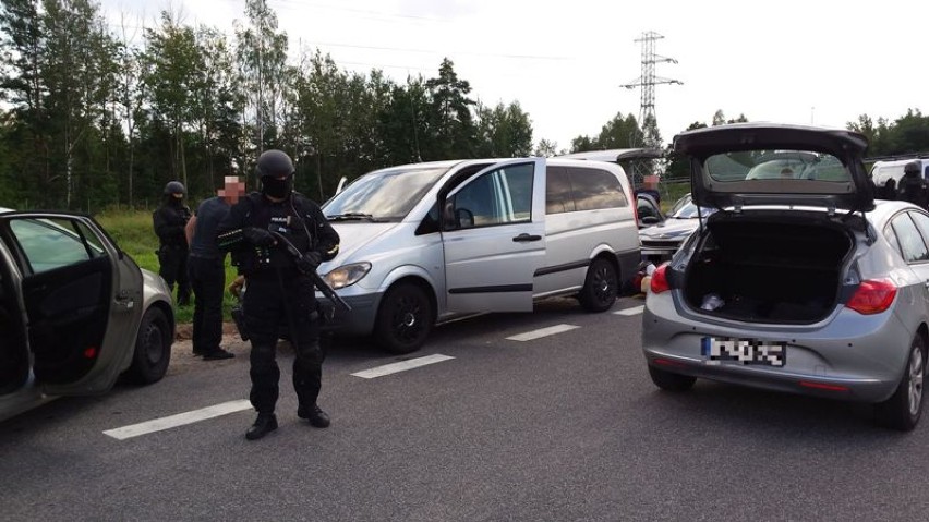 Policjanci rozbili grupę handlującą narkotykami