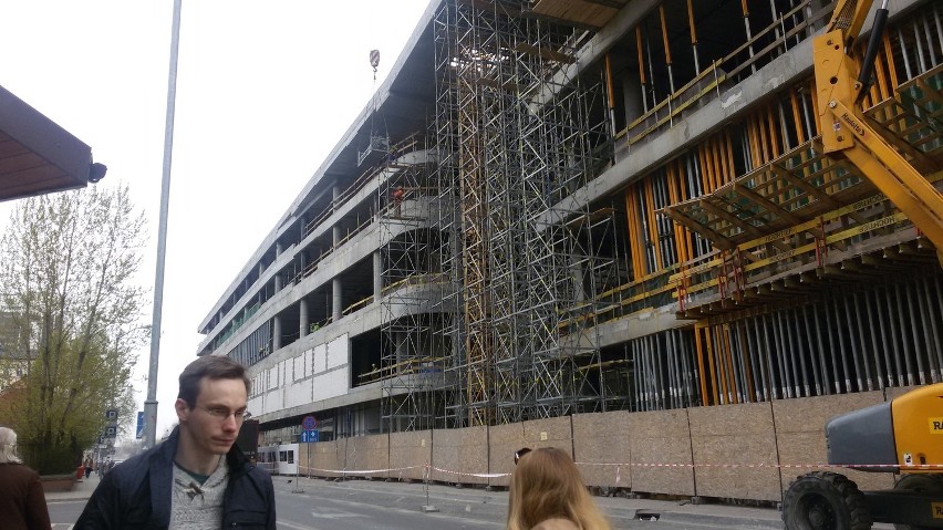 Budowa Supersamu w Katowicach idzie do przodu. Nowi najmujący [NOWE ZDJĘCIA]