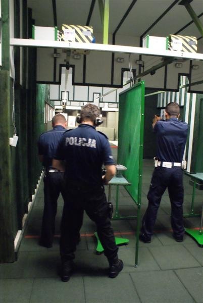 Policja w Zduńskiej Woli: I zawody strzeleckie  o puchar...