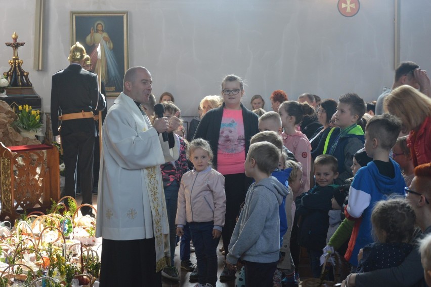 Święcenie pokarmów w parafii św. Andrzeja Apostoła w Przodkowie - ZDJĘCIA