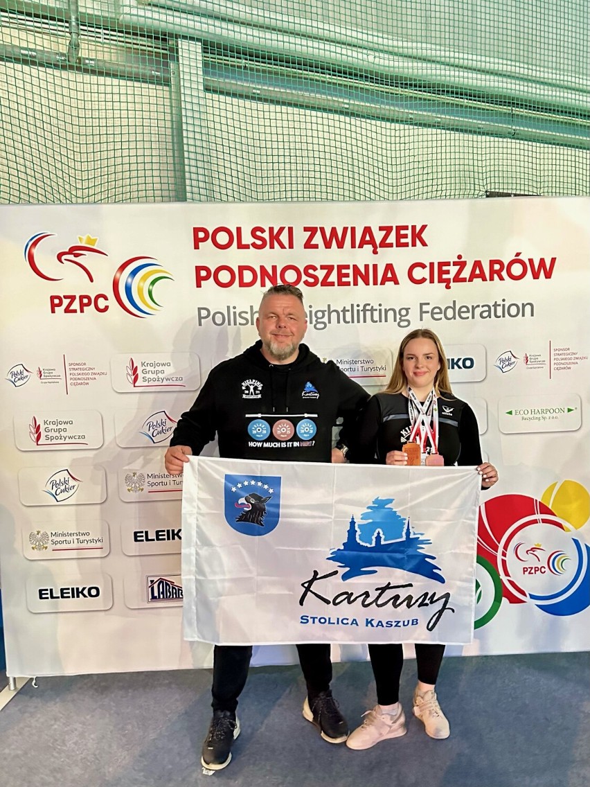 Agata Makurat z Weightlifting Kiełpino, zdobyła trzy medale...