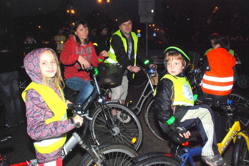 Nocna Masa Krytyczna w Lęborku. Zobacz zdjęcia