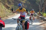 Wjadą rowerami na najwyżej położoną przełęcz w Himalajach [zdjęcia]