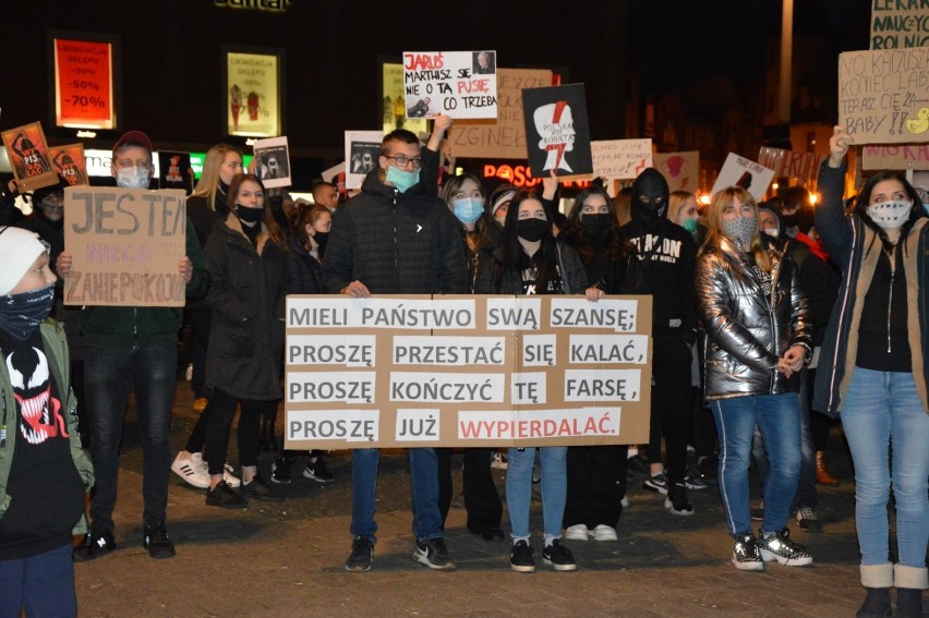 Lębork. W sobotę znowu wyjdą na ulice w proteście przeciw ograniczaniu praw