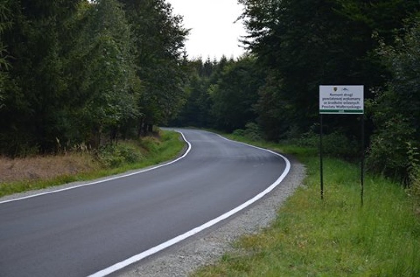 Powiat wałbrzyski: Fatalna droga już po remoncie