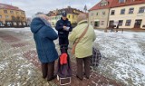 Łęczyccy policjanci złożyli życzenia z okazji Dnia Babci i Dziadka ZDJĘCIA