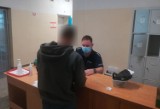 Malbork. 13-latka okradziona na chodniku. Zaatakowali ją dorośli mężczyźni. Policja zatrzymała podejrzanych 