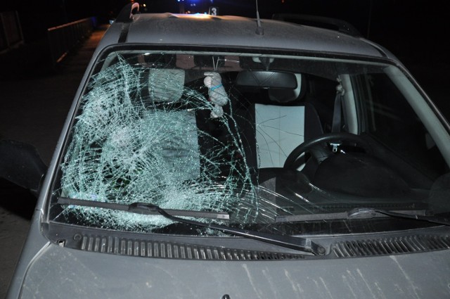 Policja ustala okoliczności wypadku w Poniatowej.