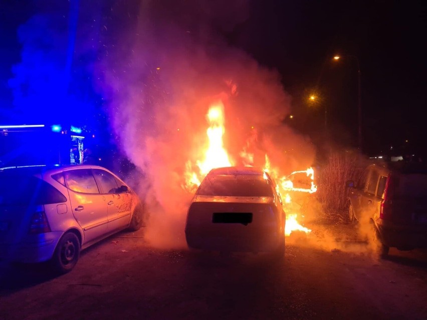 Samochód zapalił się w Dąbrowie Górniczej...