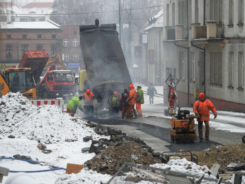 Mikołów: ulica Prusa remont kanalizacji trwa. Droga dalej rozkopana. Dlaczego?