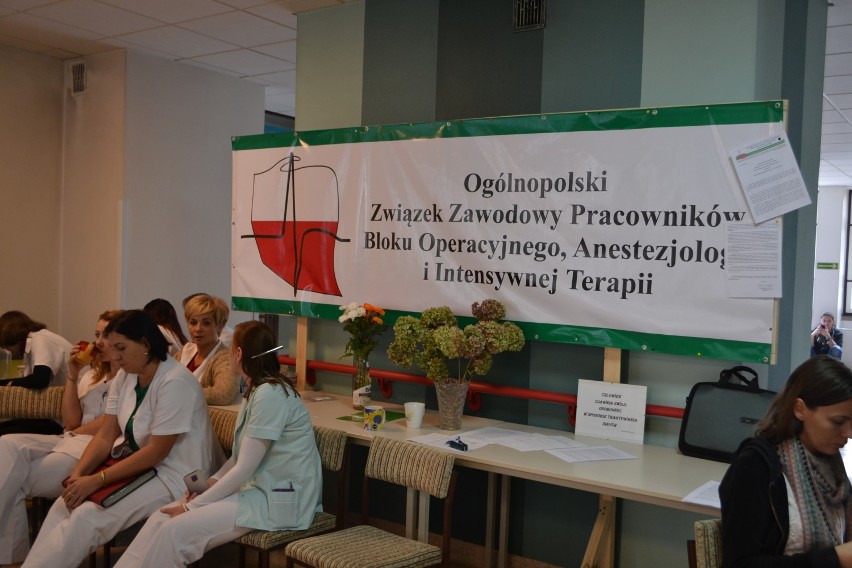 Protest w szpitalu w Rybniku: Pielęgniarki zaostrzają protest
