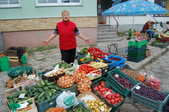 Danuta Firyn z Tczewa ma nadzieję, że urzędnicy miejscowego magistratu przychylą się wkrótce do prośby kupców i obniżą opłaty targowe