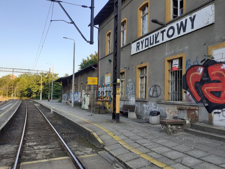 Najstarszy tunel kolejowy w Polsce leży w Rydułtowach na...