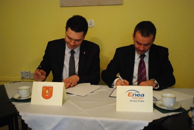 Porozumienie o budowie GPZ w Krzywiniu podpisał burmistrz Jacek Nowak i Artur Kowalczyk, prezes Enea Operator