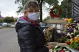 Wszystkich Świętych 2020 w Bełchatowie. Takie znicze kupimy przed bełchatowskim cmentarzem 