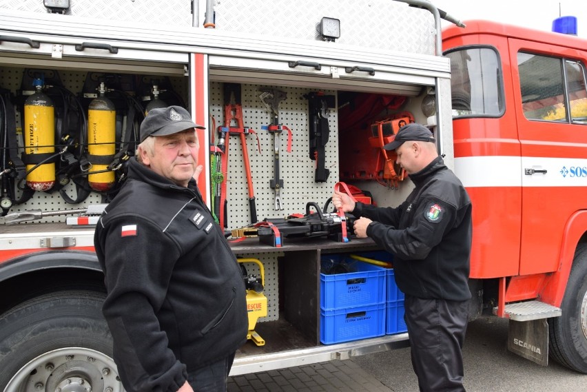 #działaniem ratujesz. Druhowie z OSP Koszwały ruszyli ze zbiórką na nowy wóz strażacki. Też możesz pomóc! |ZDJĘCIA