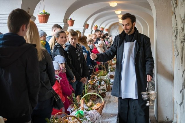 Wielka Sobota i święcenie pokarmów. Gdzie i o której w Nowym Sączu?