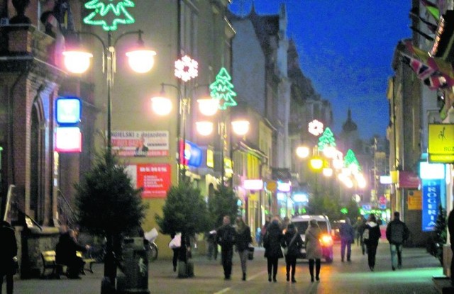 Oświetlone miasta pięknie wyglądają, ale to wszystko kosztuje