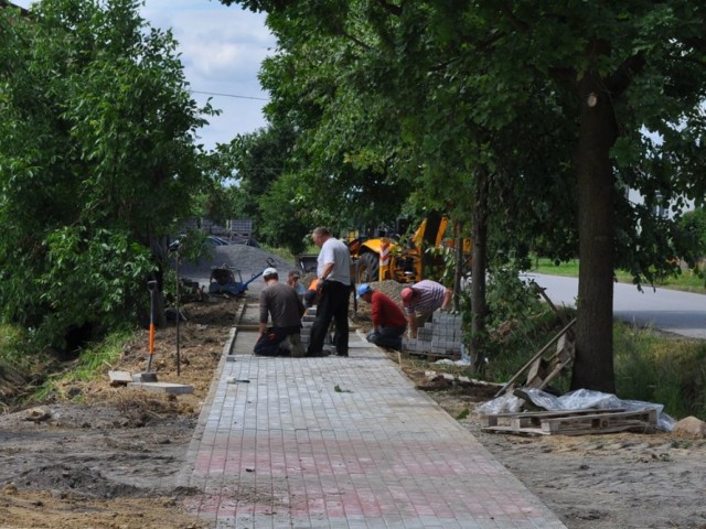 Oprócz modernizacji dróg w planie jest też kontynuacja budowy chodnika w Kupnie
