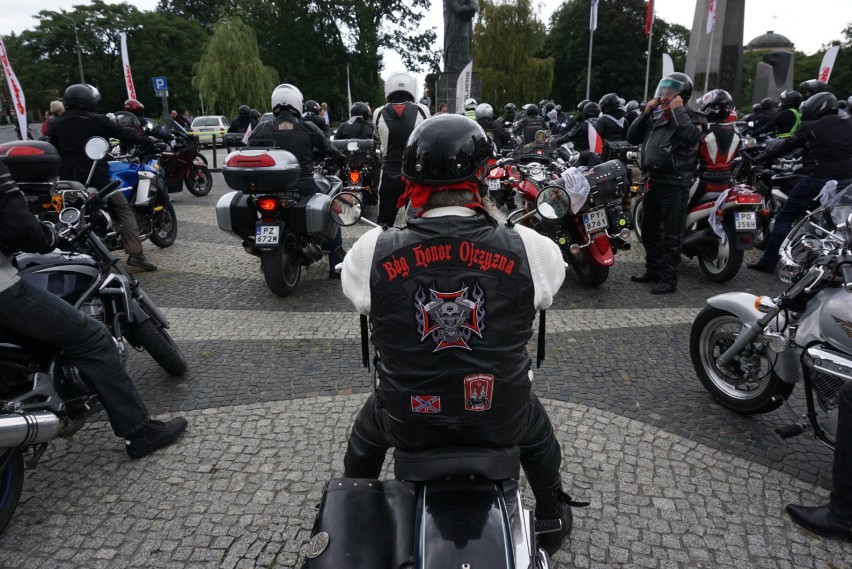 Motocykle z placu Mickiewicza ruszyły w Paradzie Solidarności [ZDJĘCIA]