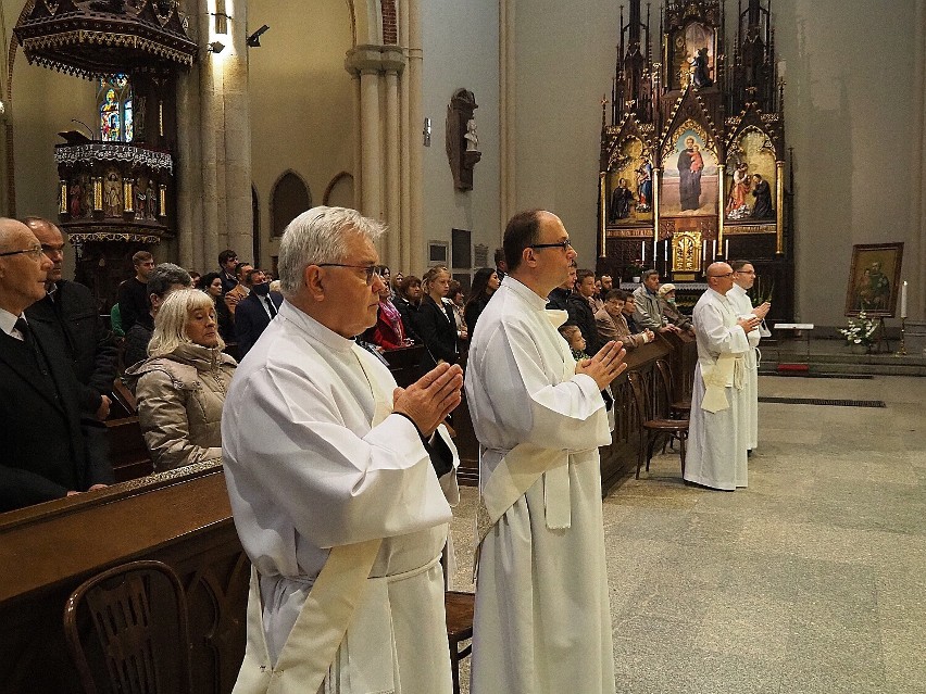 Tak wyglądają święcenia kapłańskie z seminarium 35 plus. Wyświęcał abp Grzegorz Ryś FOTO