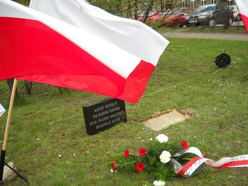 Pomnik ofiar katastrofy Smoleńskiej w Mysłowicach? Zwolennicy wmurowali kamień węgielny