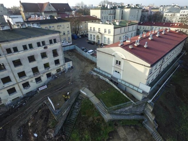Tak prace przy rozbudowie szpitala przy Staszica wyglądały na początku grudnia 2019 r.
