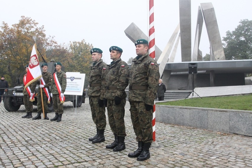 Poprzednie promocje w Szkole Podoficerskiej Wojsk Lądowych w...