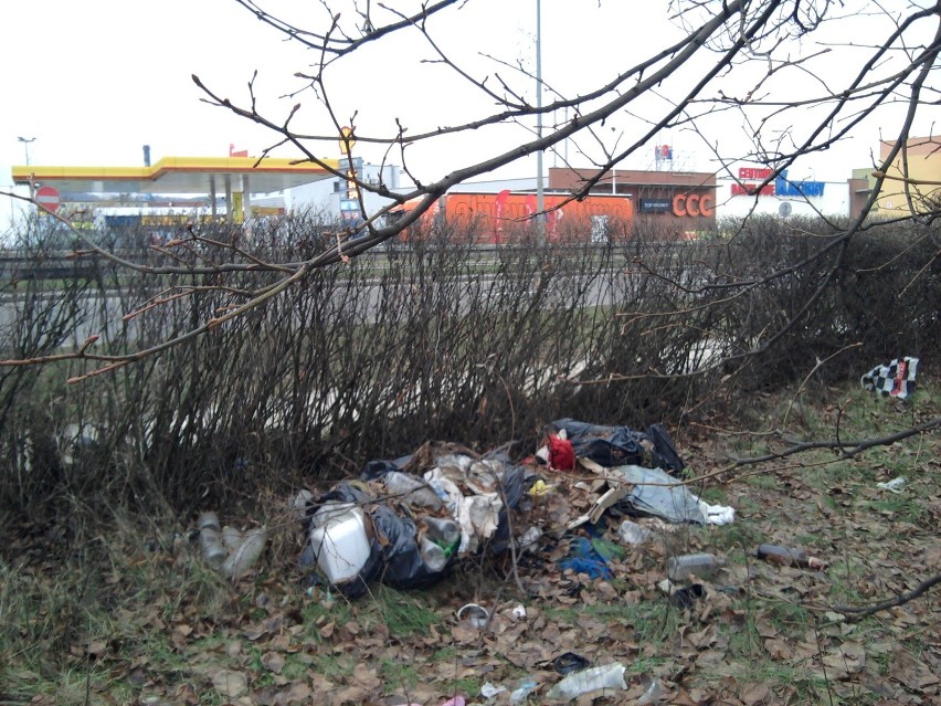Śmieci na os. Kaszubskim w Wejherowie - internauta alarmuje